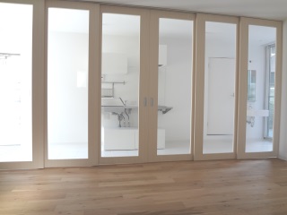 端クローゼット閉