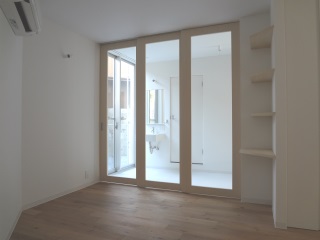 真中クローゼット閉